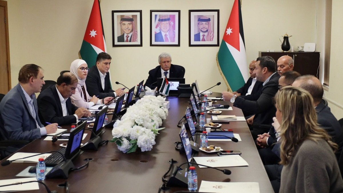 وزير النقل يبحث مع شركات ملاحة وميناء حاويات العقبة تعزيز الكفاءة والطاقة الاستيعابية