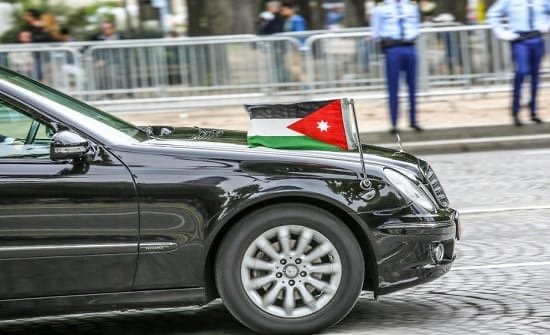 خبراء : توسيع استخدام نظام التتبع الالكتروني للمركبات الحكومية خفض كلف التشغيل