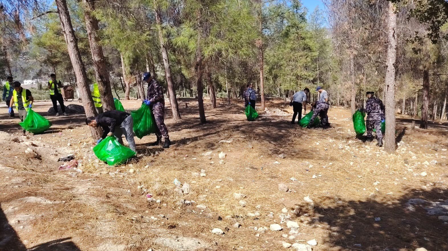 حملات نظافة في مختلف المحافظات بمناسبة اليوم العالمي للنظافة